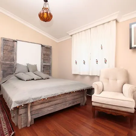 Alti Butik Bed & Breakfast Çeşme